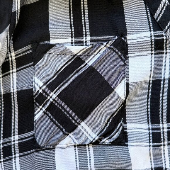 BCX Black & White Plaid Button-Up Shirt Roll-Tab Sleeves & Split Back Hem Sz XL - Picture 4 of 7